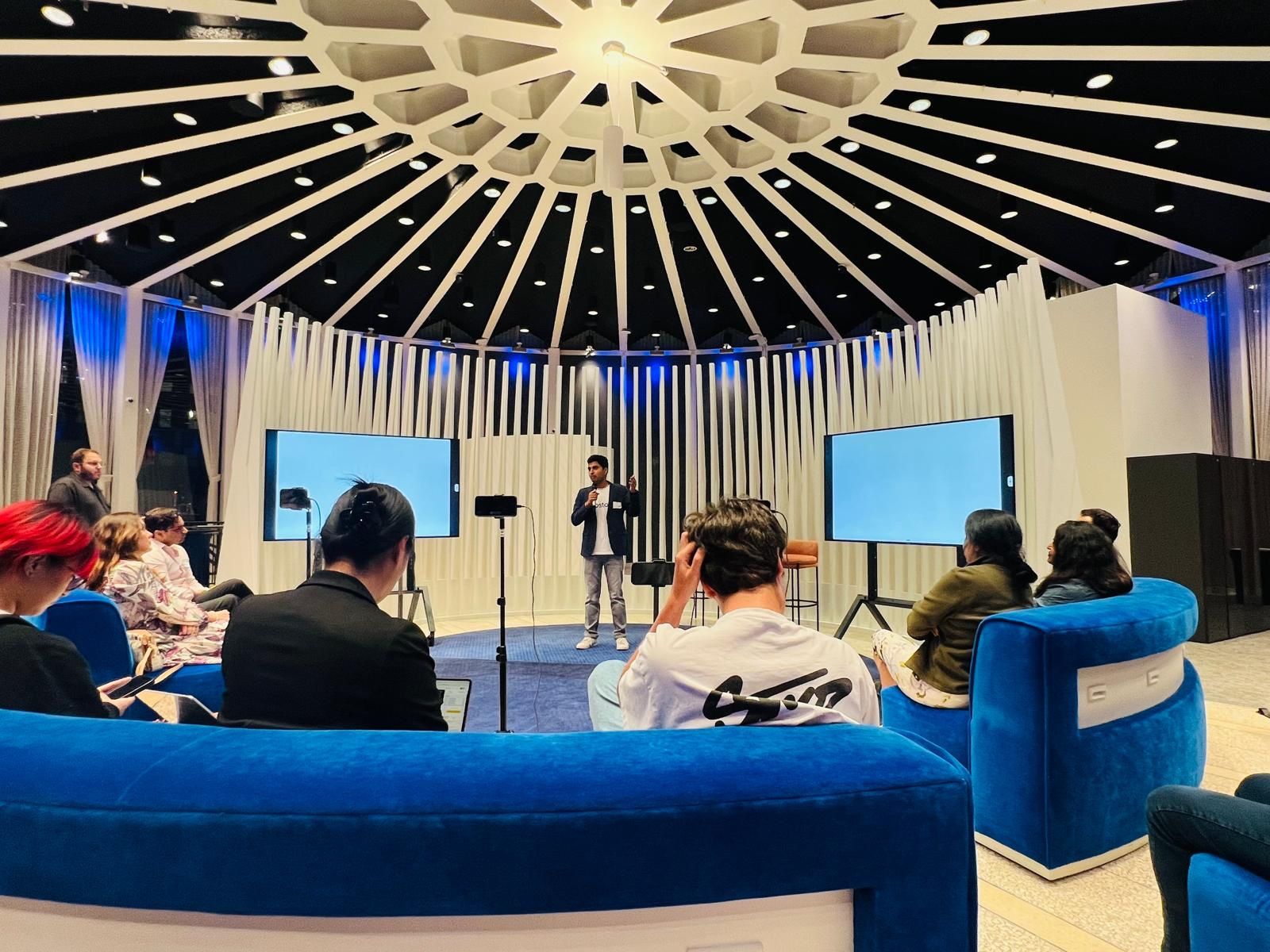 Osto's Co-Founder & CEO - Karmesh Gupta pitching at AI Innovators Forum at Silicon Valley Bank Experience Center, San Francisco. Osto's Co-Founder & CEO - Karmesh Gupta pitching at AI Innovators Forum at Silicon Valley Bank Experience Center, San Francisco.